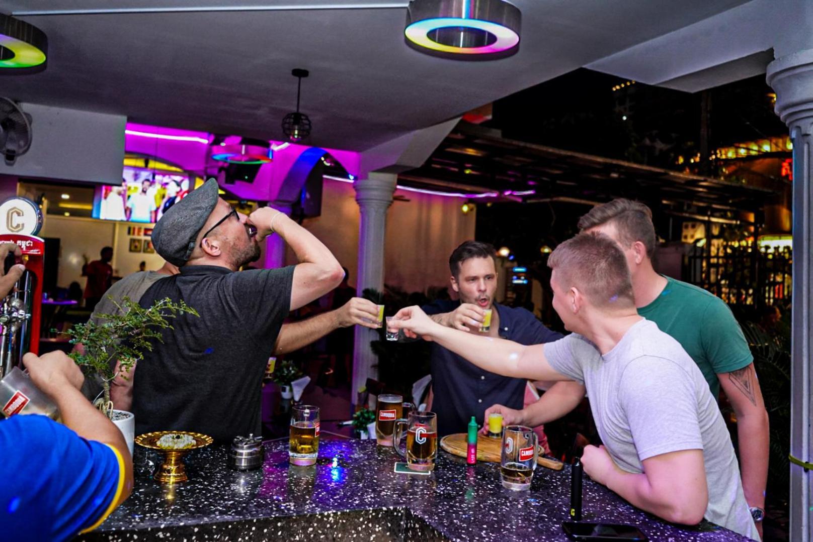 Bliss & Beats Hostel Пном Пен Екстериор снимка